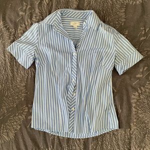 LOFT size 4 button down short sleeve shirt